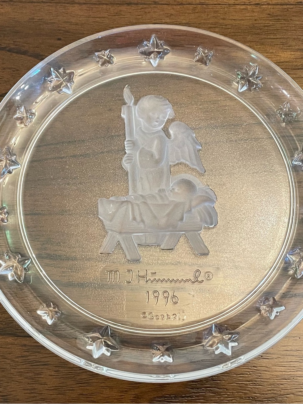 1996 Goebel M.J. Hummel Crystal Christmas Plate Angels Nativity Avon 9661